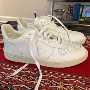 White Veja V-10 Sneakers - worn twice.
